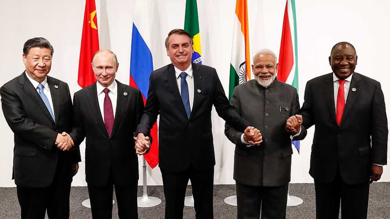 BRICS Leaders Set to Discuss Common Currency to Challenge US Dollar Dominance in Upcoming Summit - NceNIC.NET