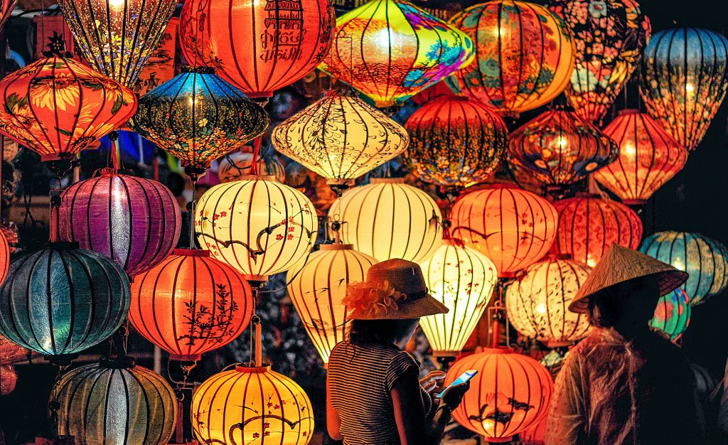 Mid-Autumn Festival in Hong Kong: traditions, festivities and delicacies